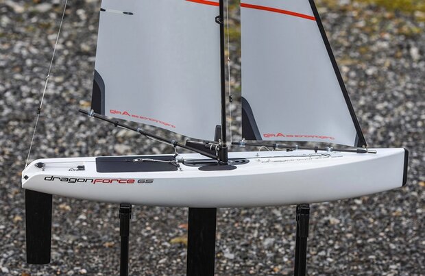 JW8815V7 Sailboat Dragon Force 65 V7 RTR